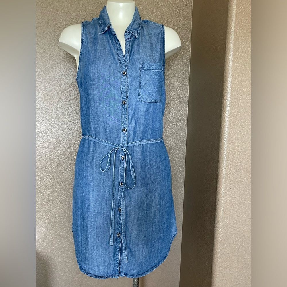 William b lightweight sleeveless blue denim dress size small